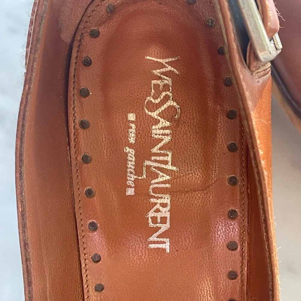 Yves Saint Laurent leather pointed toe pumps, buckle accent, needs heel taps, 37 - Picture 15 of 15